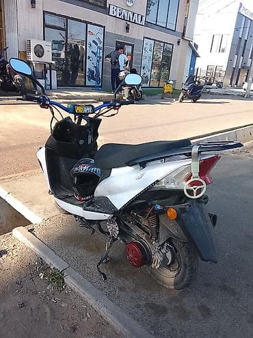 Асаломалейкум жигиттер ангел үлгүсүндөгү скутер сатылат 165 куб стант — 2