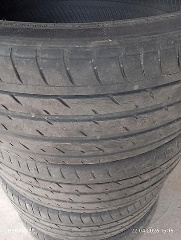45: Комплект шин для кроссовера/седана, разноширокий, радиус 21: - — 9