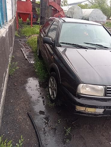 Volkswagen: Volkswagen Vento: 1992 г., 1.8 л, Механика, Бензин, Седан — 1