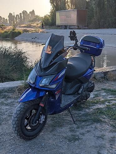 Макси-скутер Honda, 150 куб. см, Бензин, Б/у at lalafo.kg Макси-скутер Honda, 150 куб. см, Бензин, Б/у
