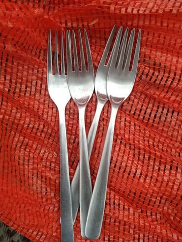 кухонный оборудование: Продаю чайные ложки, ножи, чистилки. Б/у. В хорошем состоянии — 4