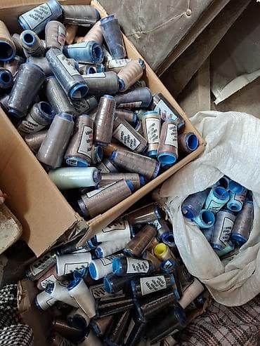 Швейные стулья: Продается комплект мебели и оборудования для ателье/швейного цеха: - — 9