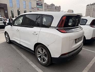 FAW: FAW : 2022 г., 0.1 л, Автомат, Электромобиль, Универсал — 5