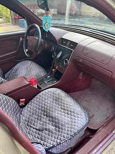 Продажа авто: Mercedes-Benz C-Class: 1994 г., 2 л, Автомат, Бензин, Седан — 5