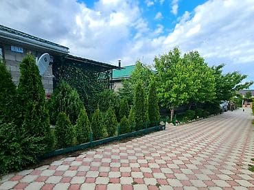 Кыймылсыз мүлк: Уютный дом с просторной крытой террасой и летней кухней - Комнаты — 8
