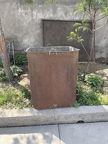 Удобства для дома и сада: Продается металлический бак с выраженной ржавчиной, имеющий — 2