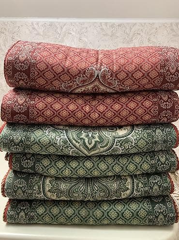 Офис эмереги: Төшөк Колдонулган, Жер төшөк, түсү - Кызыл, Өзү алып кетүү — 1