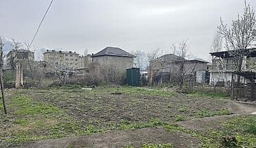 Продаётся/сдаётся жилой дом с участком. - Просторный ухоженный двор и