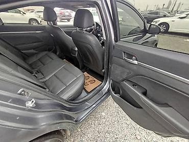 салон на авто: Hyundai Elantra: 2019 г., 1.6 л, Автомат, Бензин, Седан — 9