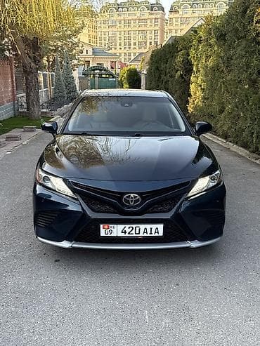 mersedes e320: Toyota Camry: 2018 г., 2.5 л, Автомат, Бензин, Седан — 2