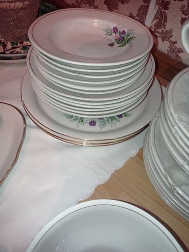 купить столик для кормления: Сервиз столовый . СССР. 60 предметов. Новый в упаковке. На 12 — 6