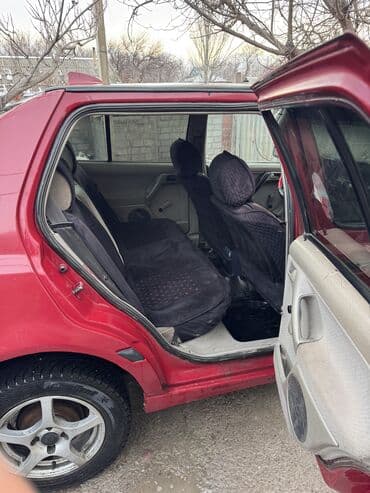 женский авто: Volkswagen Vento: 1992 г., 1.8 л, Механика, Бензин, Седан — 5