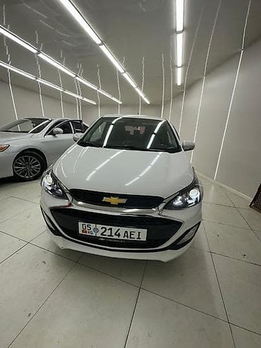 Chevrolet Spark: 2019 г., 1 л, Вариатор, Бензин, Хэтчбэк
