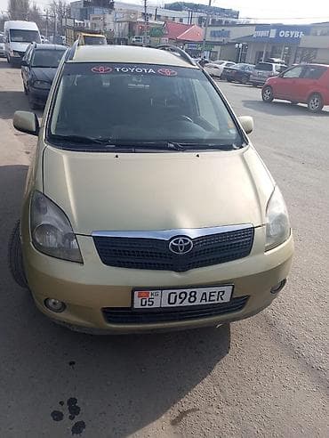 Toyota Corolla Verso: 2003 г., 1.8 л, Механика, Бензин, Хэтчбэк at lalafo.kg Toyota Corolla Verso: 2003 г., 1.8 л, Механика, Бензин, Хэтчбэк