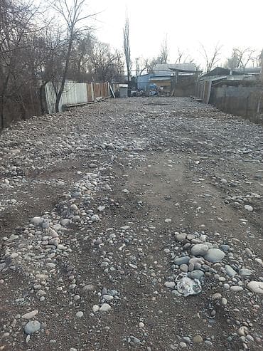 участках: 8 соток, Для строительства — 1