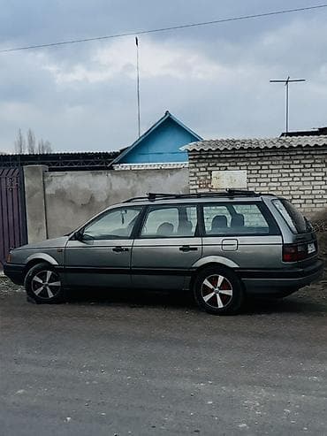 Транспорт: Volkswagen Passat: 1993 г., Универсал — 2