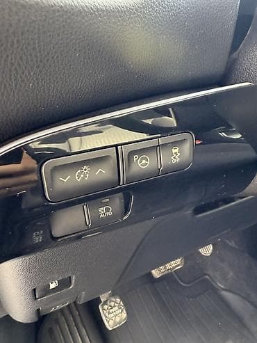разный: Toyota Prius: 2018 г., Вариатор, Гибрид, Хэтчбэк — 8