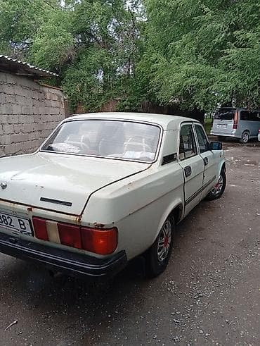 Унаа сатуу: ГАЗ 24 Volga: 1992 г., 2.4 л, Кол менен иштөөчү, Бензин, Седан — 5