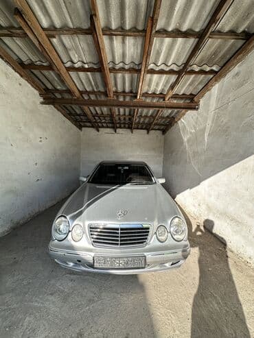 срочно продам авто в связи с переездом: Mercedes-Benz E-Class: 2000 г., 3.2 л, Автомат, Бензиновая, Седан — 3