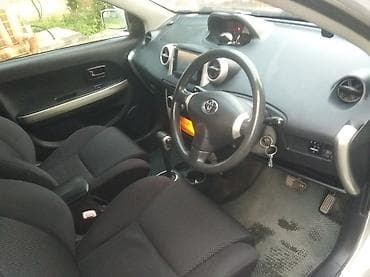 Транспорт: Toyota Ist: 2004 г., 1.3 л, Автомат, Бензин — 4