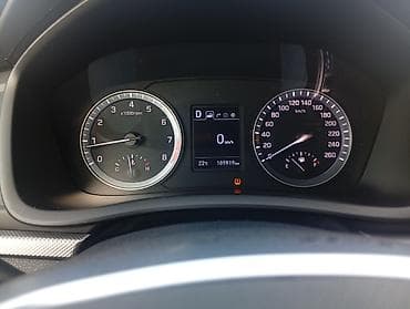 Продажа авто: Hyundai Sonata: 2018 г., 2 л, Автомат, Газ, Седан — 4