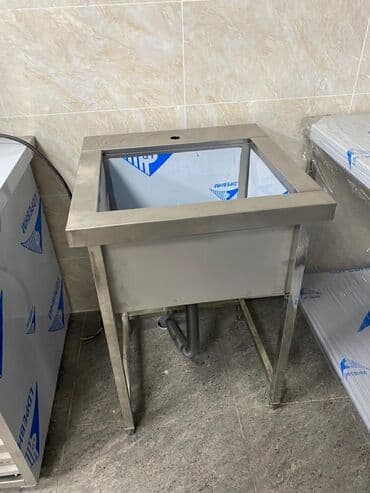 оборудование для общепита: Ванна моечная, мойка, стол из нержавейки, стол нейтральный, стеллажи — 5