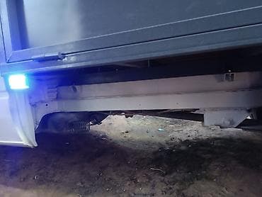 кабинка: Легкий грузовик, Mercedes-Benz, Дубль, 3 т, Б/у — 3