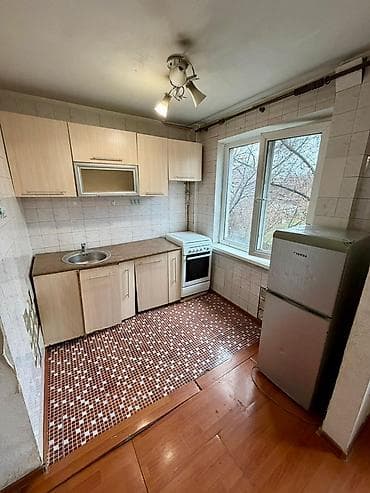 Батир сатып алам: 2 бөлмө, 42 м², 2 кабат — 3