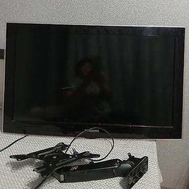 xbox microsoft: Телевизор Samsung с диагональю около 32"–37" (серия с глянцевой — 2