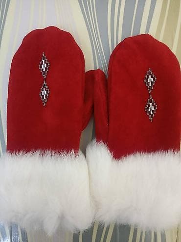 Плащи: Стильные дамские варежки. Натуральная замша и мех. Новые. Украшены — 1