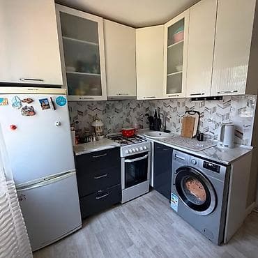 1 комната, 33 м², 4 мкр 104 серия, 1 этаж, Старый ремонт