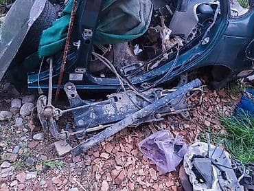 Разбор автомобиля на запчасти (хэтчбек, темно‑зеленый цвет кузова) В — 1