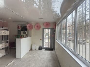 аренда точки на рынке: Сдаю Магазин, Отдельностоящий магазин, 30 м² Не действующий, Частично с оборудованием, С ремонтом, Электричество, 1 линия — 8