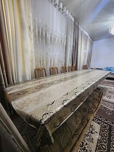 Мебель: Продаётся большой стол из натурального ореха. 📏 Размеры: - Длина — — 2