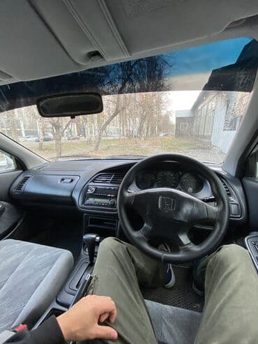 срочно продаю в связи с переездом: Honda Accord: 2000 г., 1.8 л, Робот, Бензиновая, Седан — 4