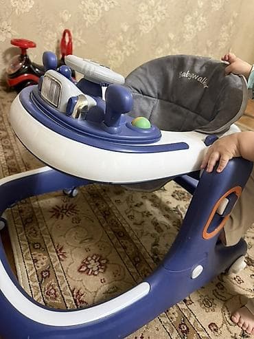 кресло с колесиками: Продаю стульчик для кормление и ходунок! 1) Стульчик для кормления — 2