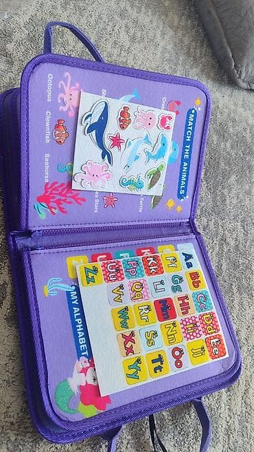 костюмы для детей: Развивающие игрушка Бизиборд-папка. Сделана из мягкого фетра,внутри — 5