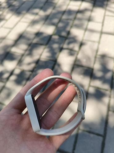 gt 3: Смарт-браслет с прямоугольным экраном и светло‑бежевым/молочным — 2