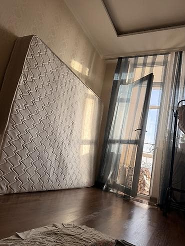 Матрас двухспальный, б/у состояние хорошая 
Не порван