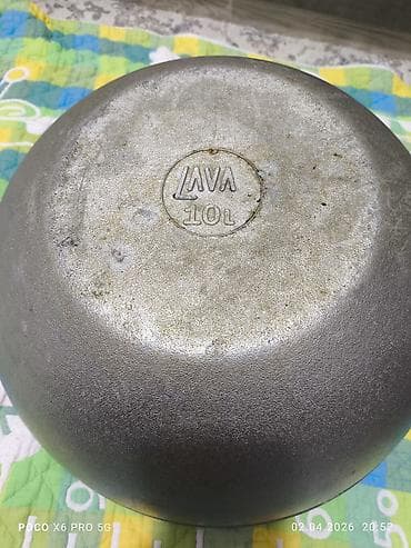 очак казан: Срочно алюминиевый казан сатылат,б/у. 10 литр Жаз келатат, эшике — 8