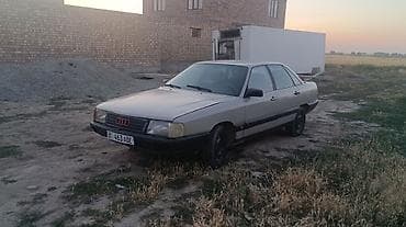 Унаа сатуу: Audi 100: 1987 г., 1.8 л, Кол менен иштөөчү, Бензин, Седан — 3