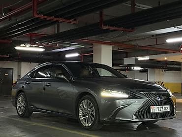 Lexus: Lexus ES: 2019 г., 2.5 л, Вариатор, Гибрид, Седан — 2