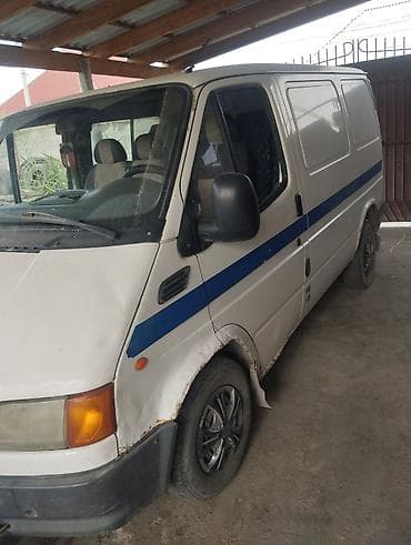 Фургон Ford Transit (белый), компактный развозной авто. Основные at lalafo.kg Фургон Ford Transit (белый), компактный развозной авто. Основные
