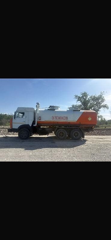 прадо 2015: Топливозаправщик КАМАЗ 6x4 - Шасси: КАМАЗ, трехосный, формула 6x4 — 3