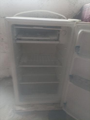 одна камерный холодильник: Холодильник Avest, Минихолодильник — 3