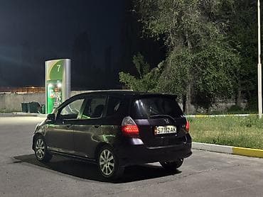 Транспорт: Honda Fit: 2006 г., 1.3 л, Автомат, Бензин, Хэтчбэк — 2