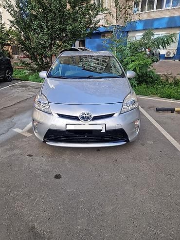 byd e2 2022: Toyota Prius: 2012 г., 1.8 л, Гибрид, Хэтчбэк — 2