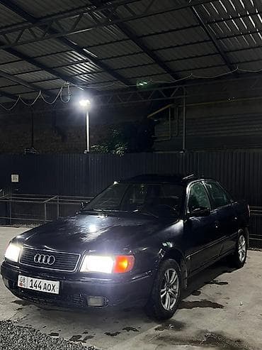 Audi 100: 1993 г., Седан
