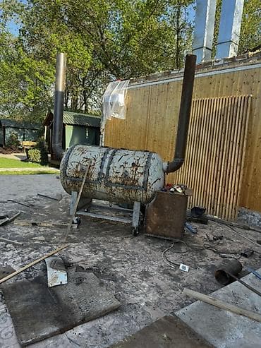 печка для пиццы: Промышленный офсетный смокер-гриль (мангал-коптильня) на дровах — 10