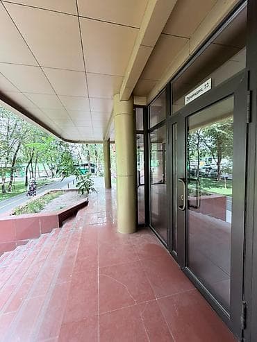 Аренда офисов, 80 м², В жилом комплексе, 1 линия, С отдельным входом, С отдельным сан узлом — 4